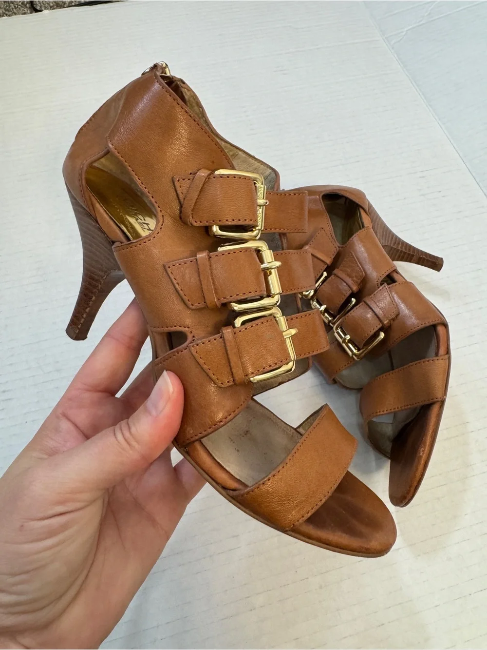 Michael Kors Tan Leather Strappy Buckle Kitten Heels Womens 6.5 Y2K Dressy